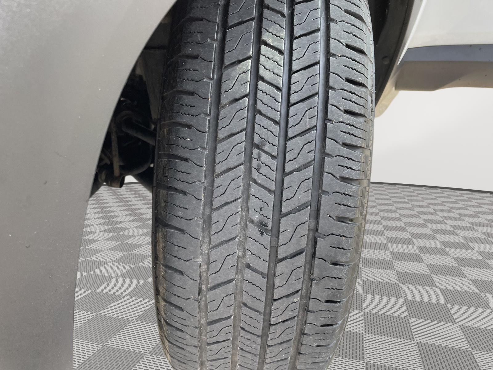 Vehicle photo 11