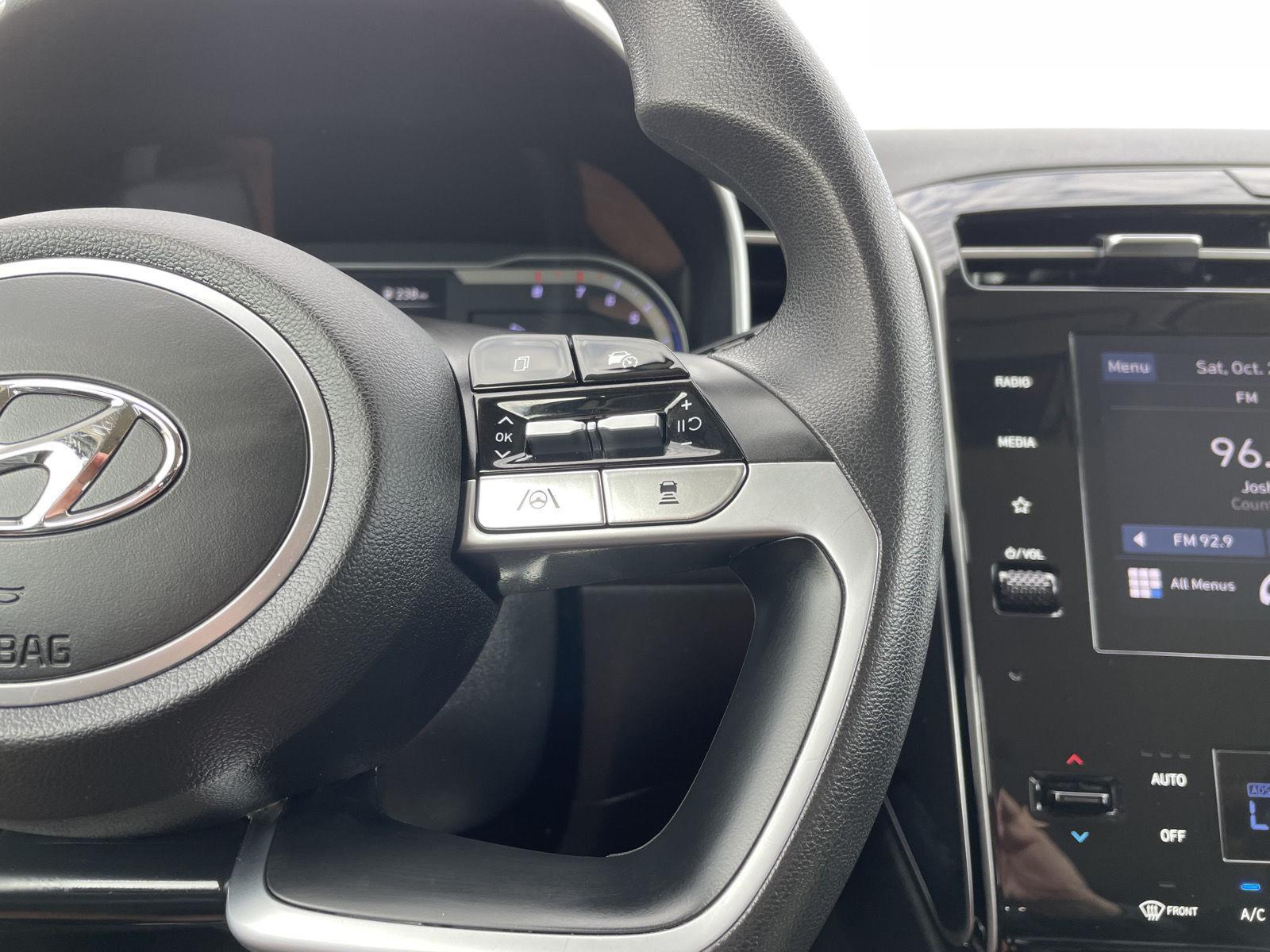 Vehicle photo 14
