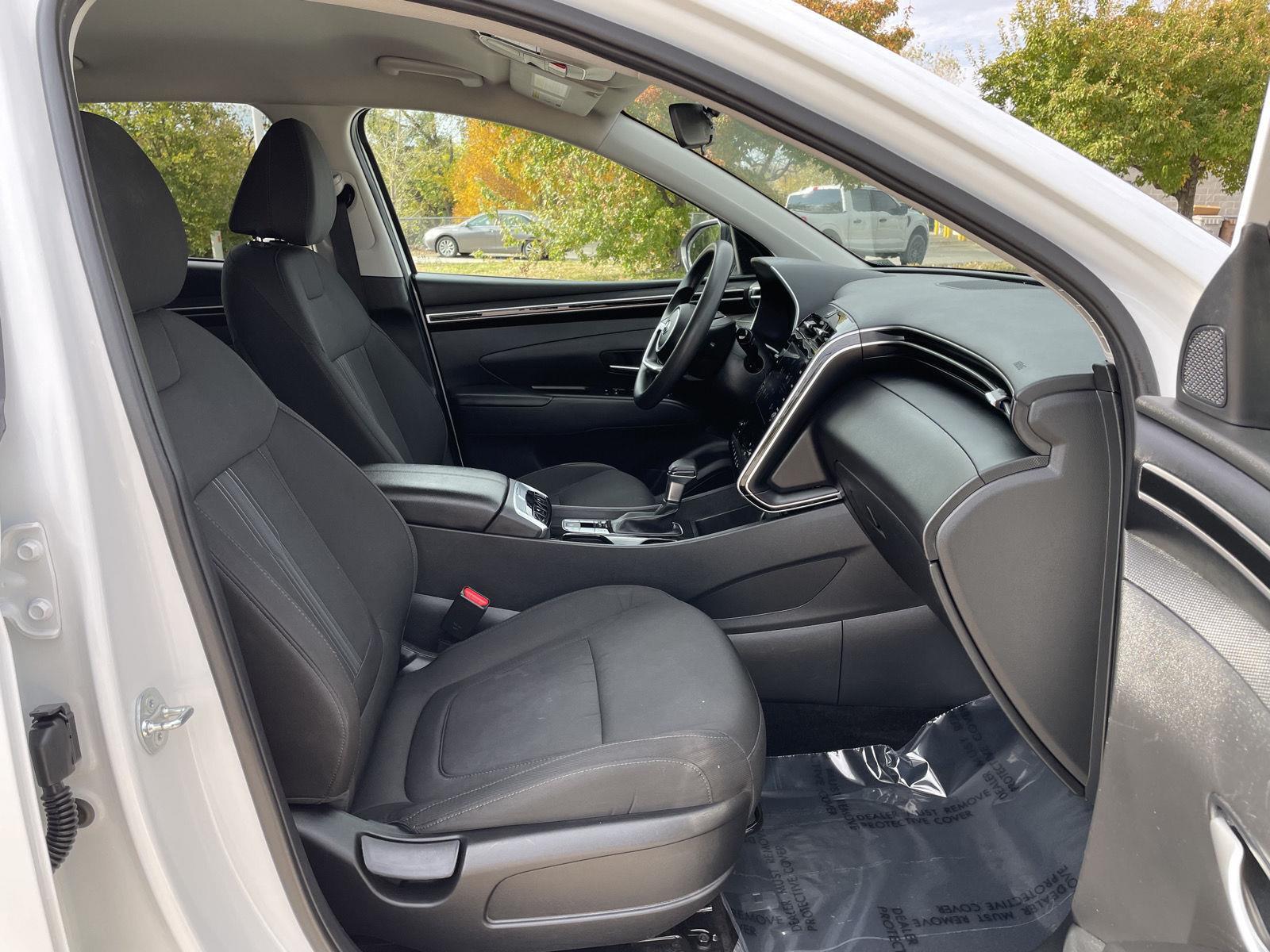 Vehicle photo 19