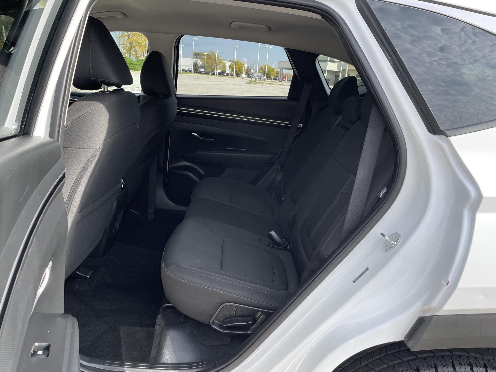 Vehicle photo 20