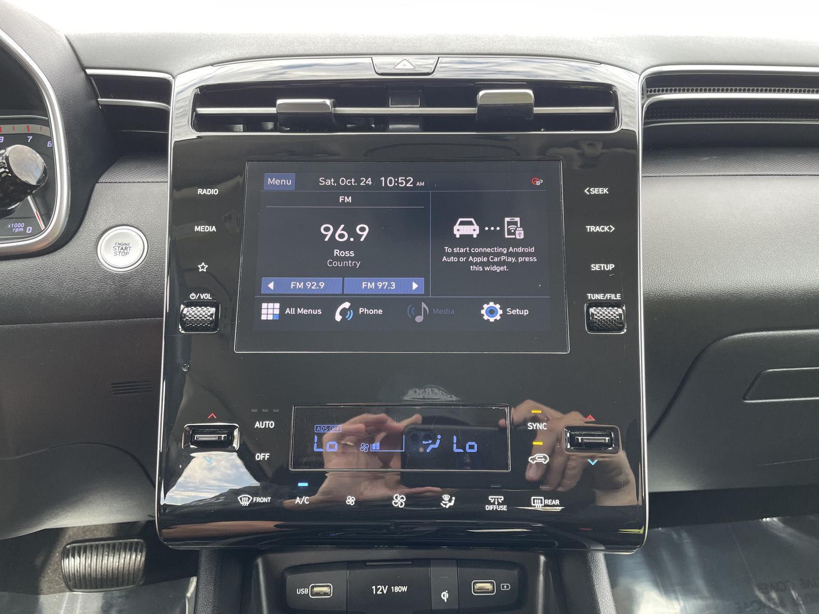 Vehicle photo 22