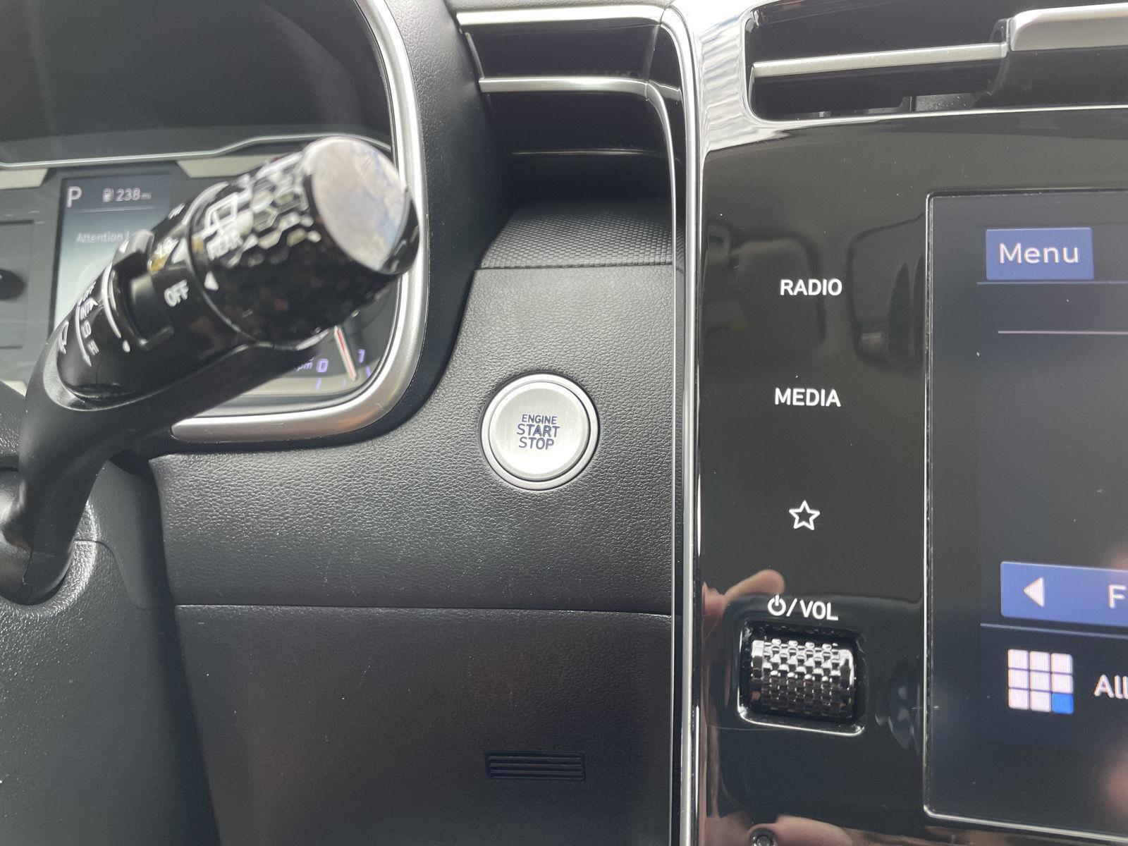 Vehicle photo 24