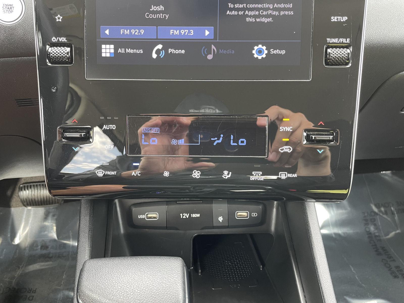 Vehicle photo 25