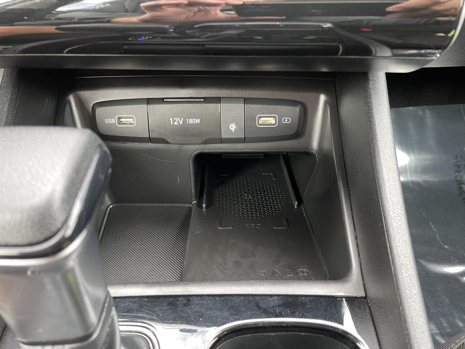 Vehicle photo 27