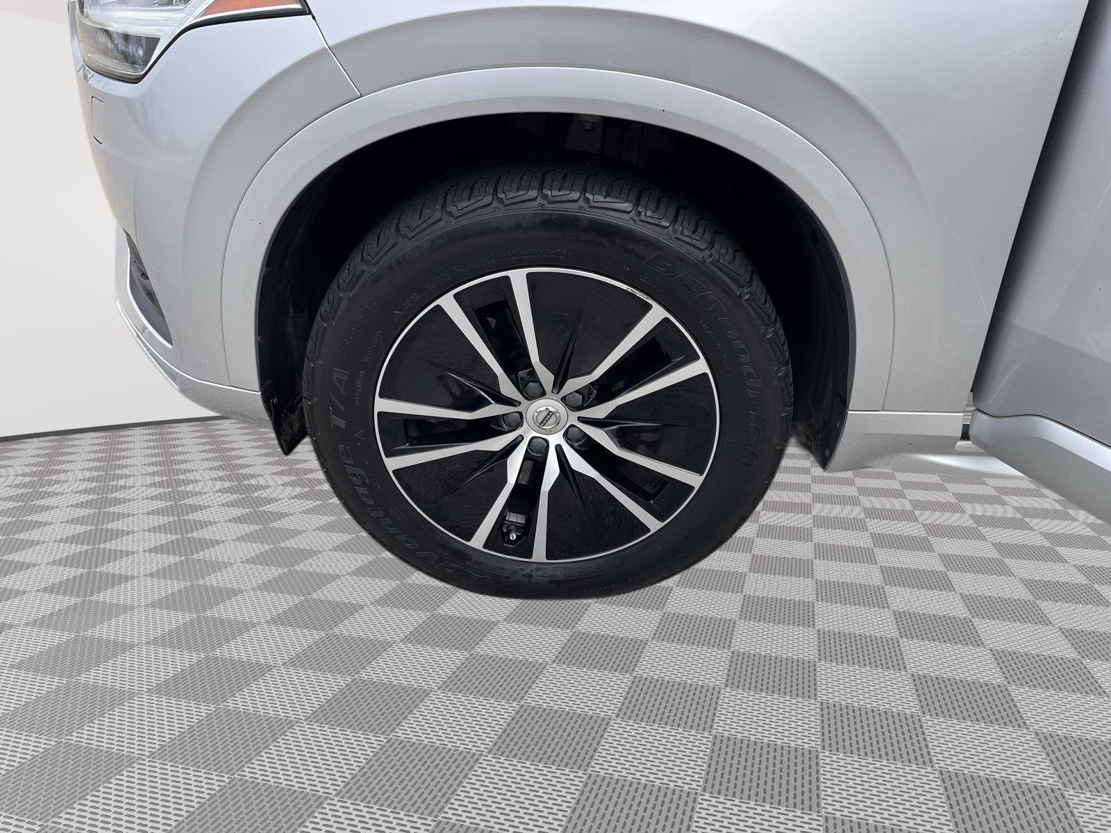 Vehicle photo 10