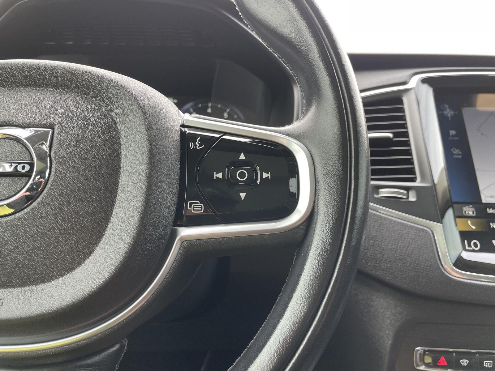 Vehicle photo 14