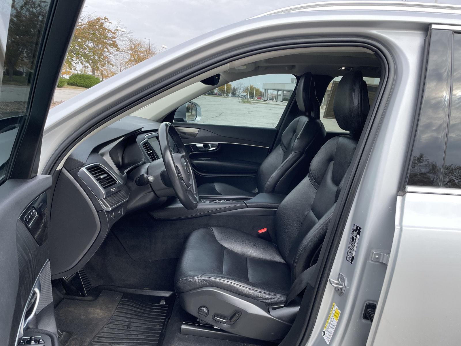 Vehicle photo 17