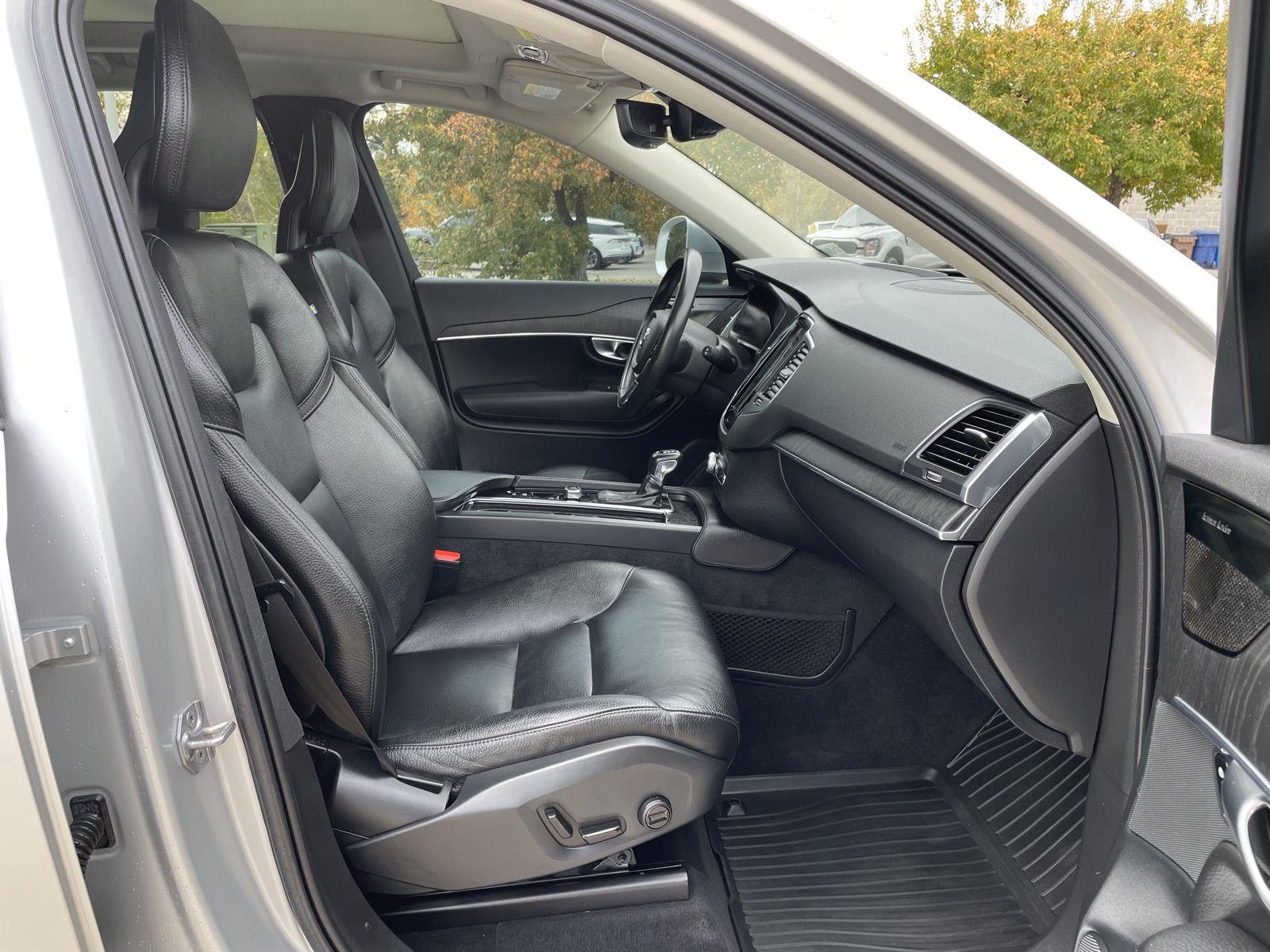 Vehicle photo 19