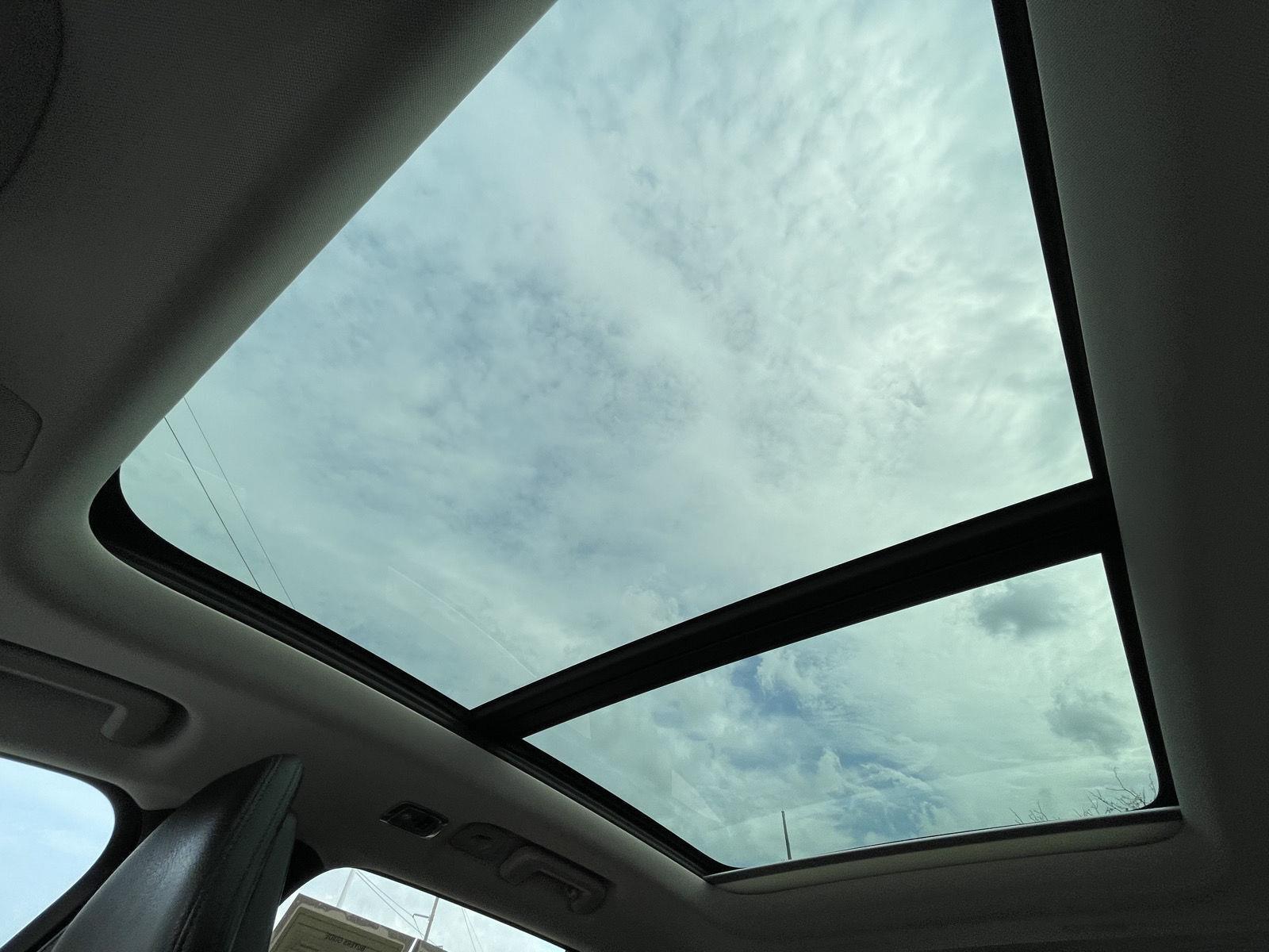 Vehicle photo 24