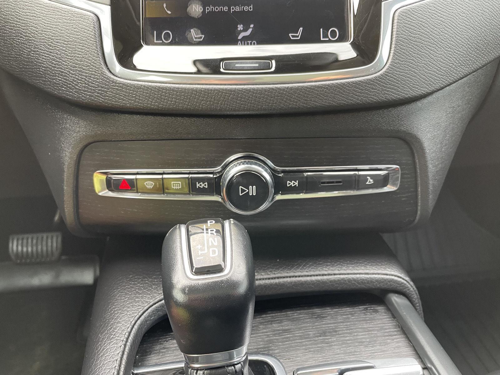 Vehicle photo 30