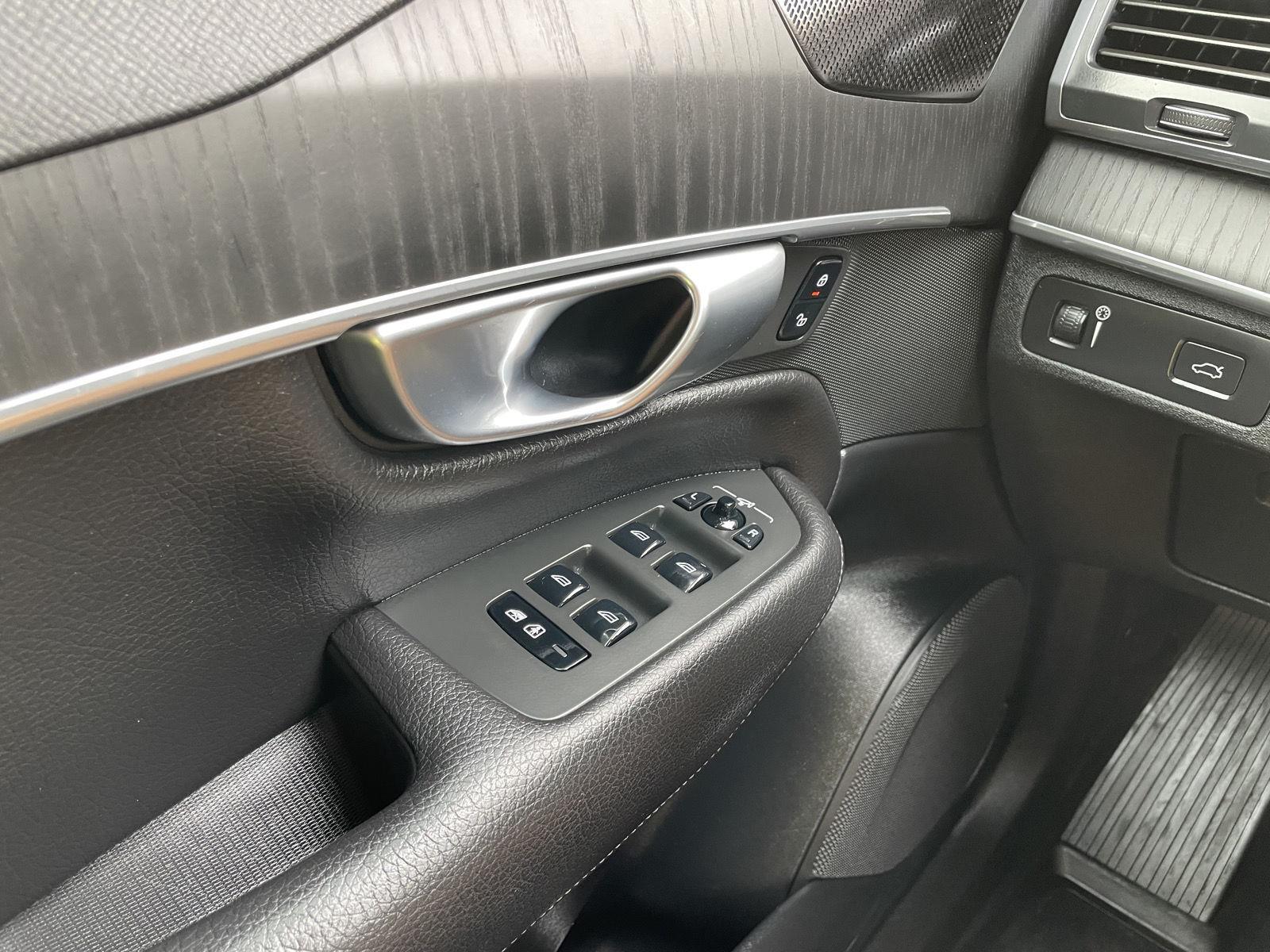 Vehicle photo 31