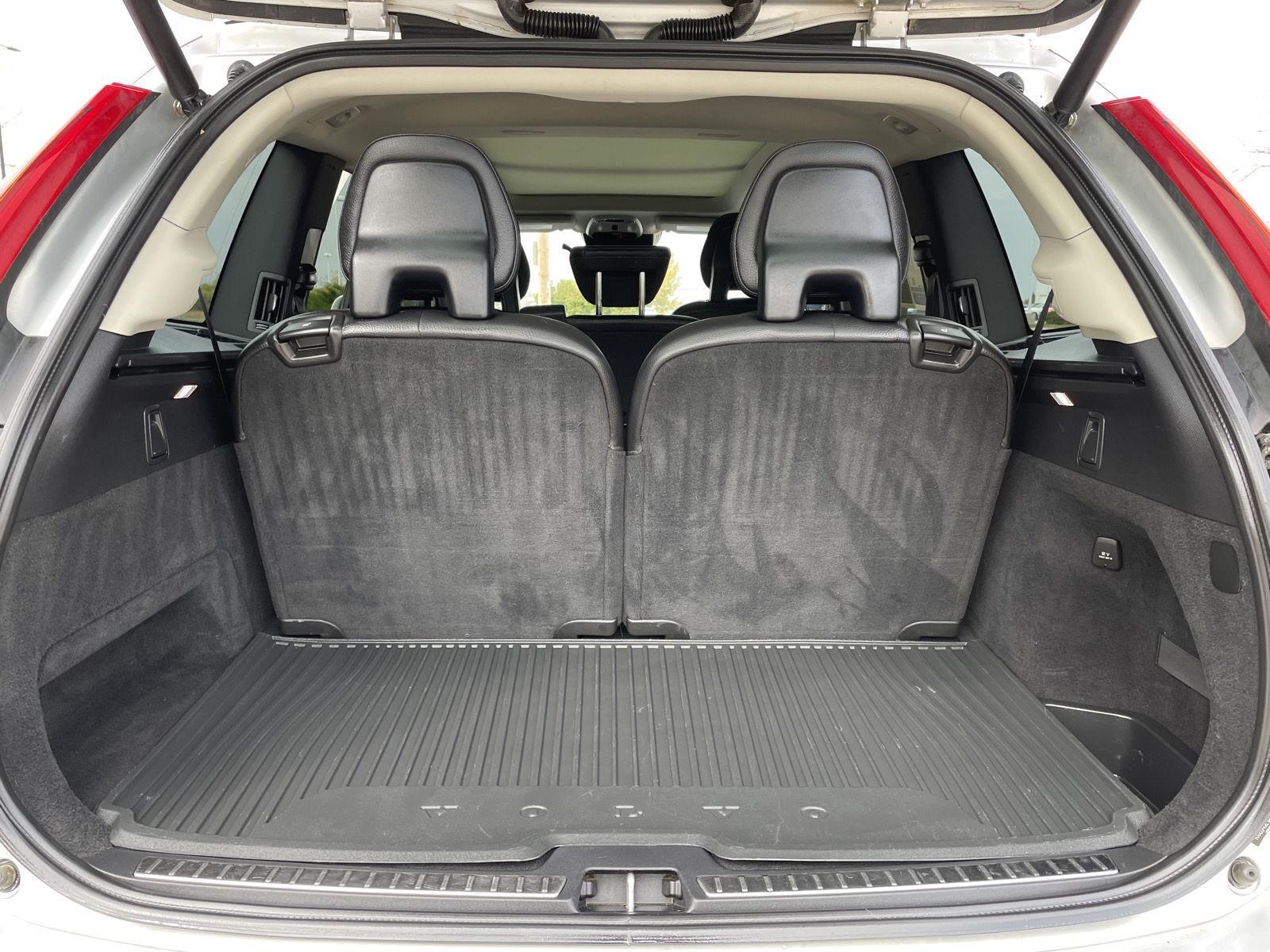 Vehicle photo 37