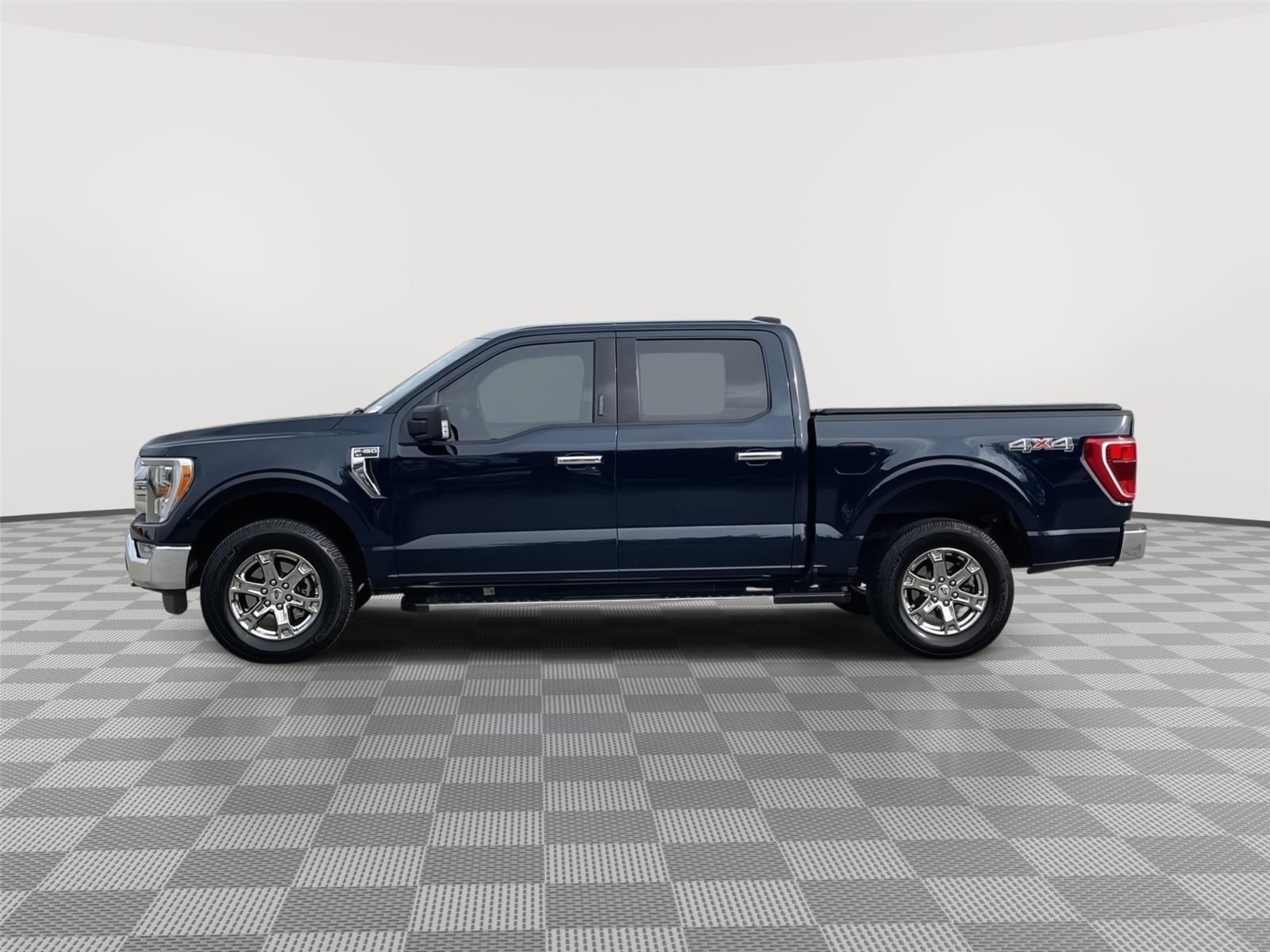 Vehicle photo 2
