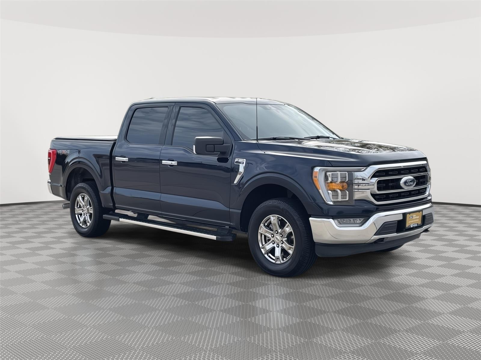 Vehicle photo 5
