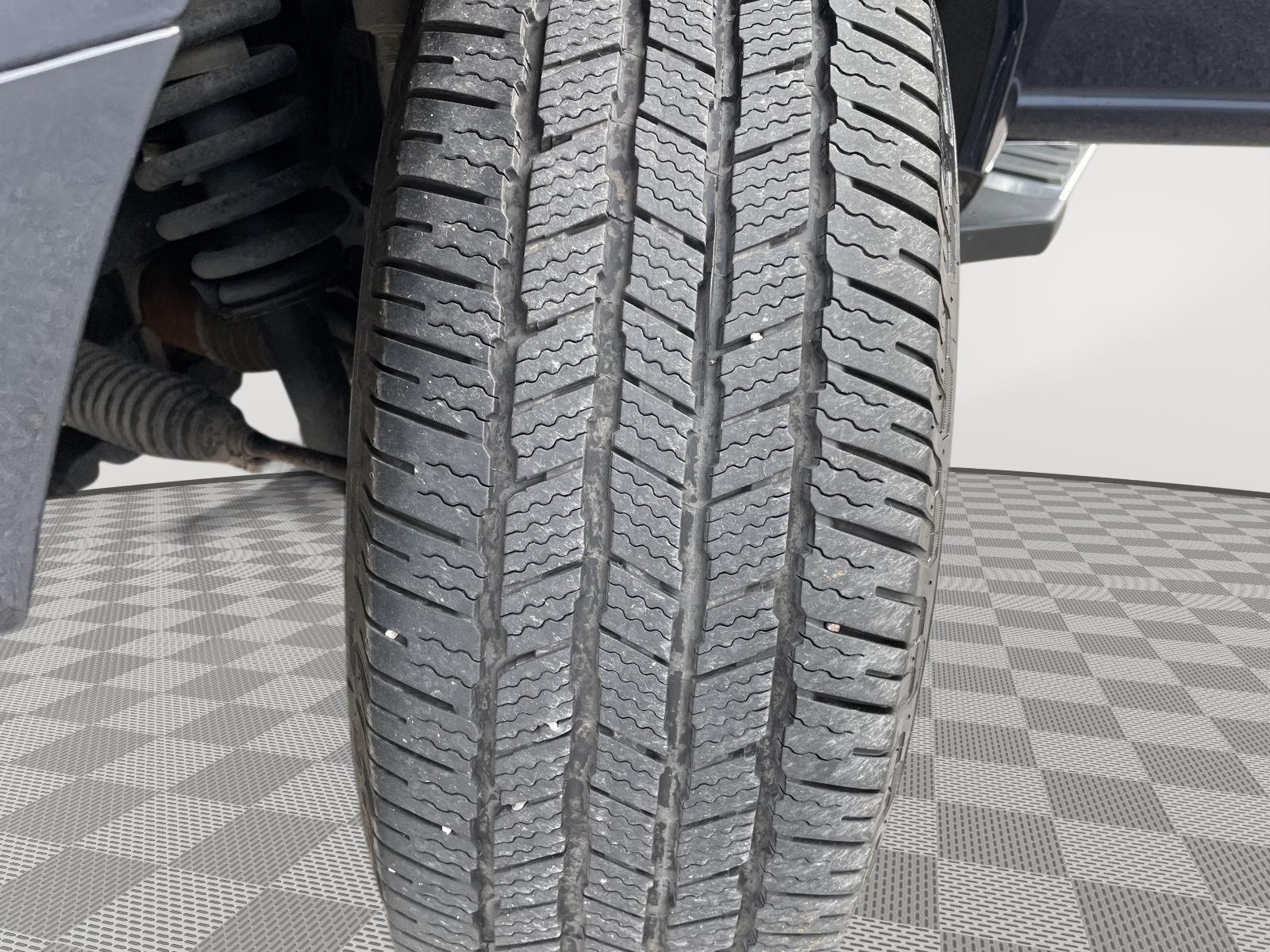 Vehicle photo 11