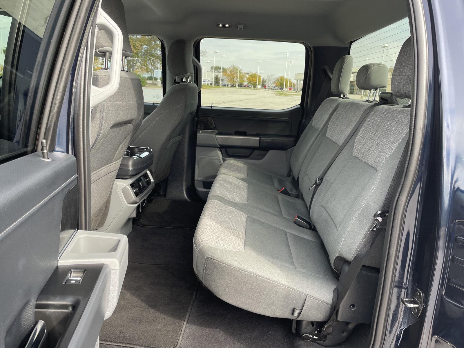 Vehicle photo 20