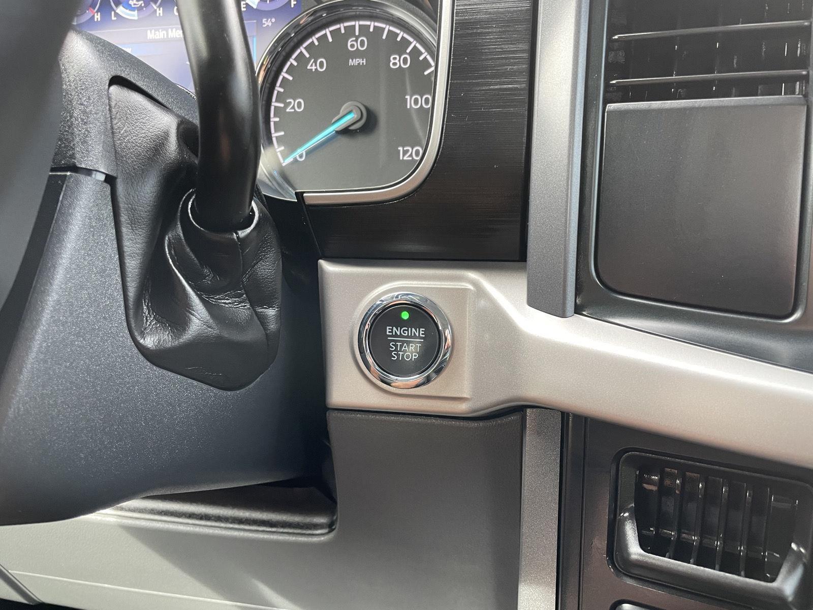 Vehicle photo 25