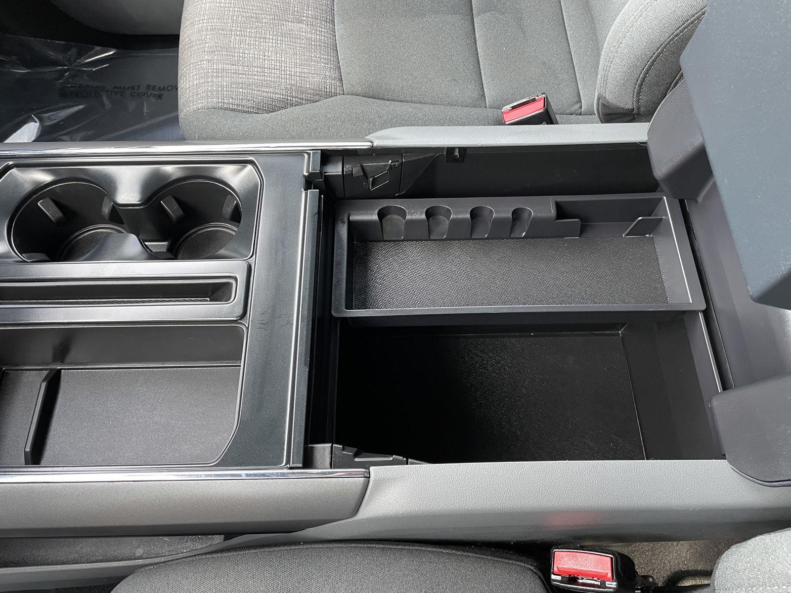 Vehicle photo 33