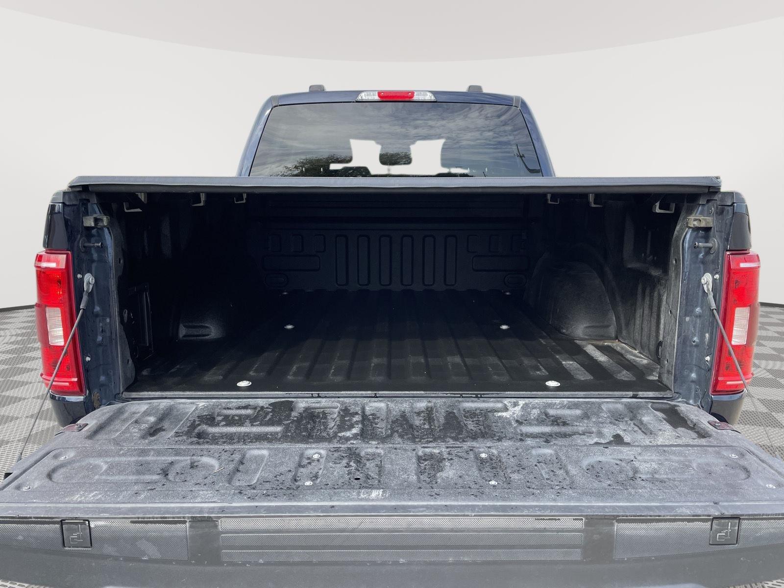 Vehicle photo 37