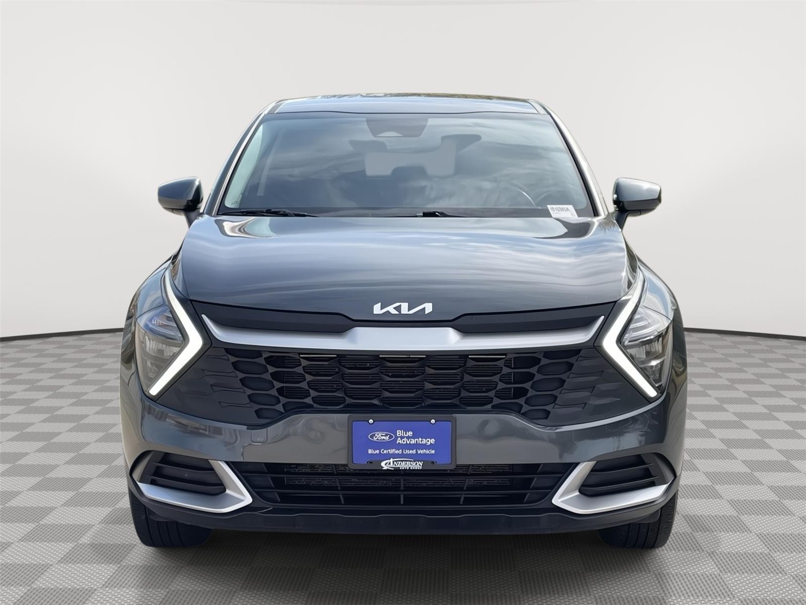 Vehicle photo 4