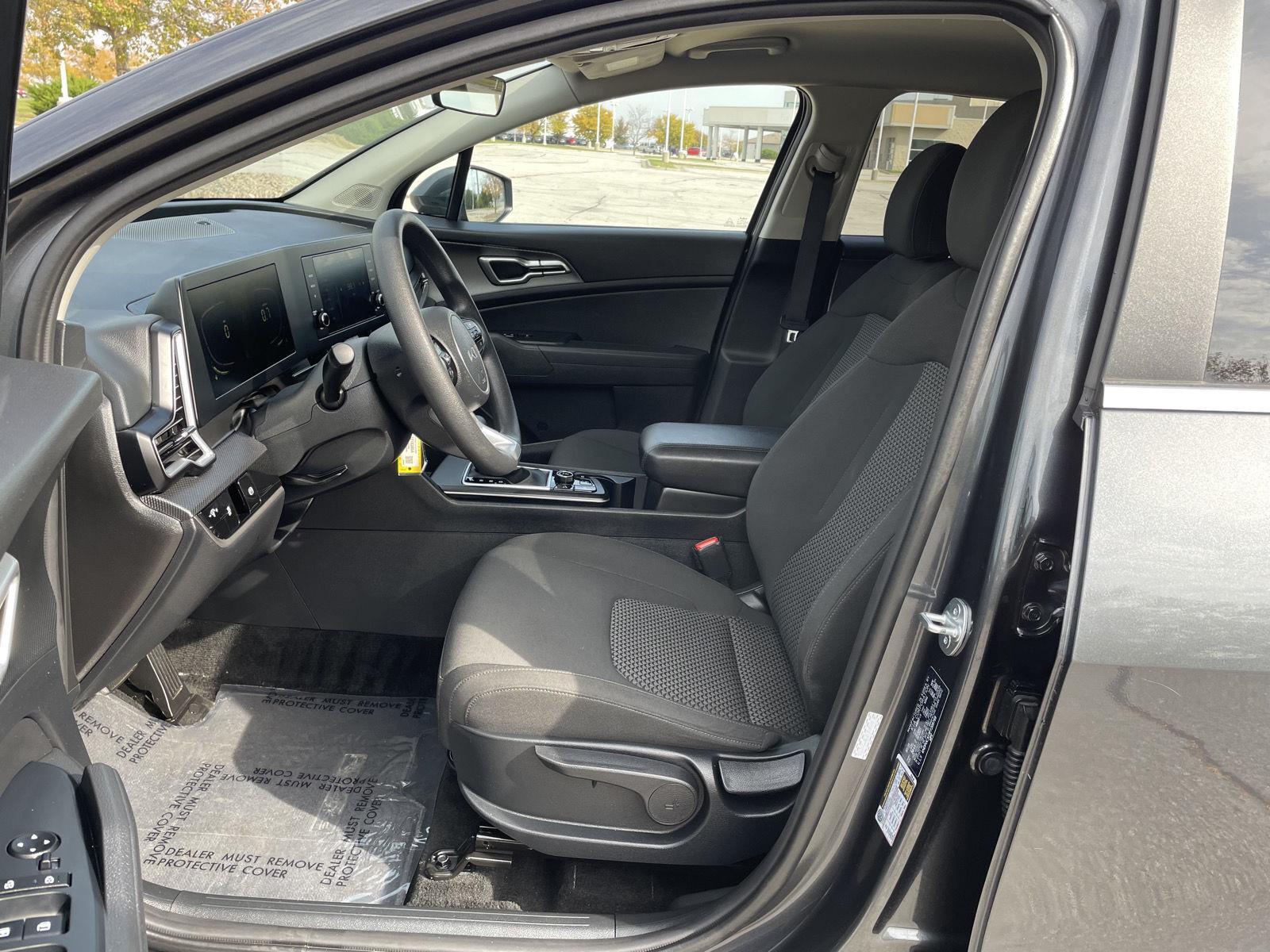 Vehicle photo 16