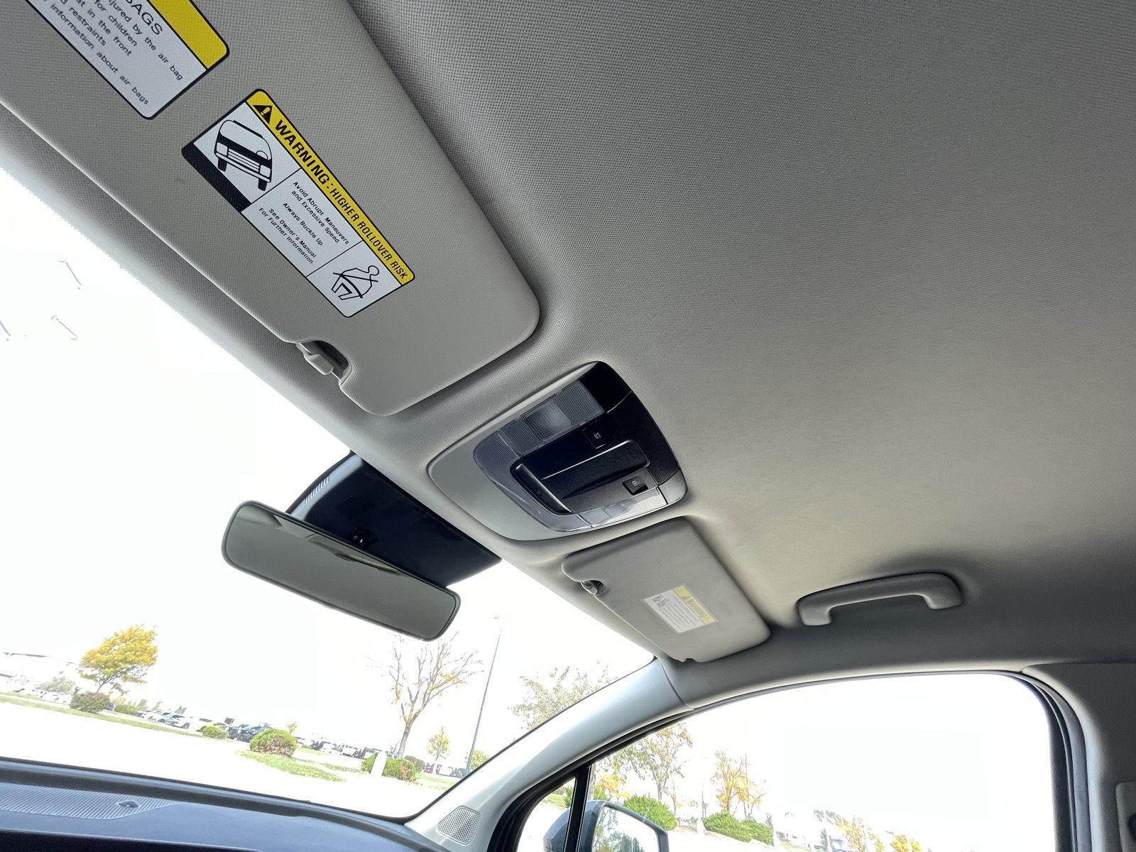 Vehicle photo 20