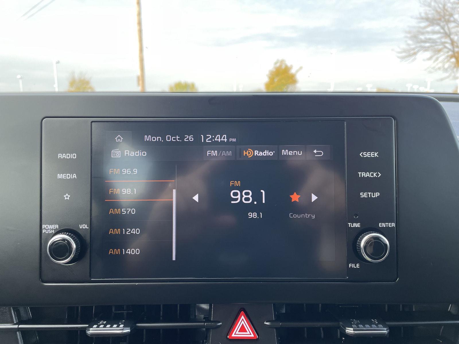 Vehicle photo 23