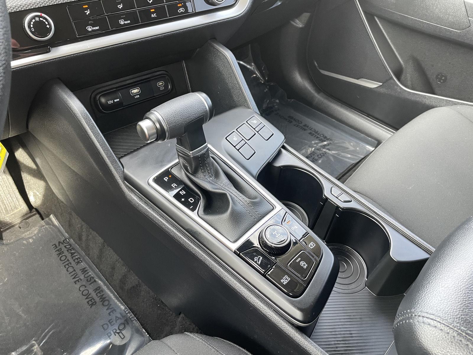 Vehicle photo 28