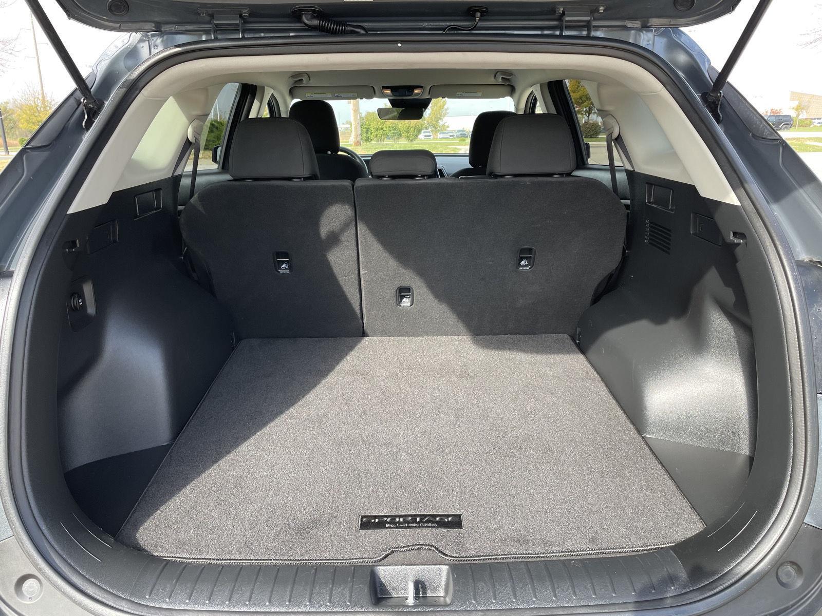 Vehicle photo 33