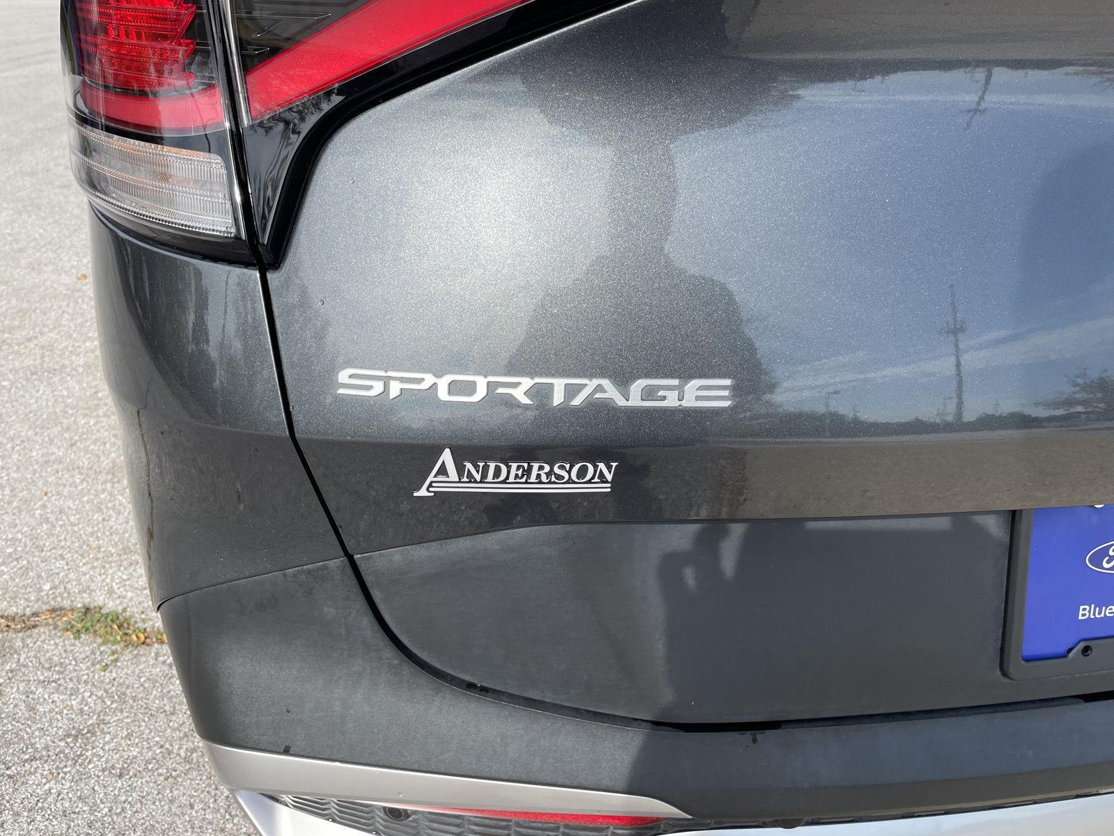 Vehicle photo 34