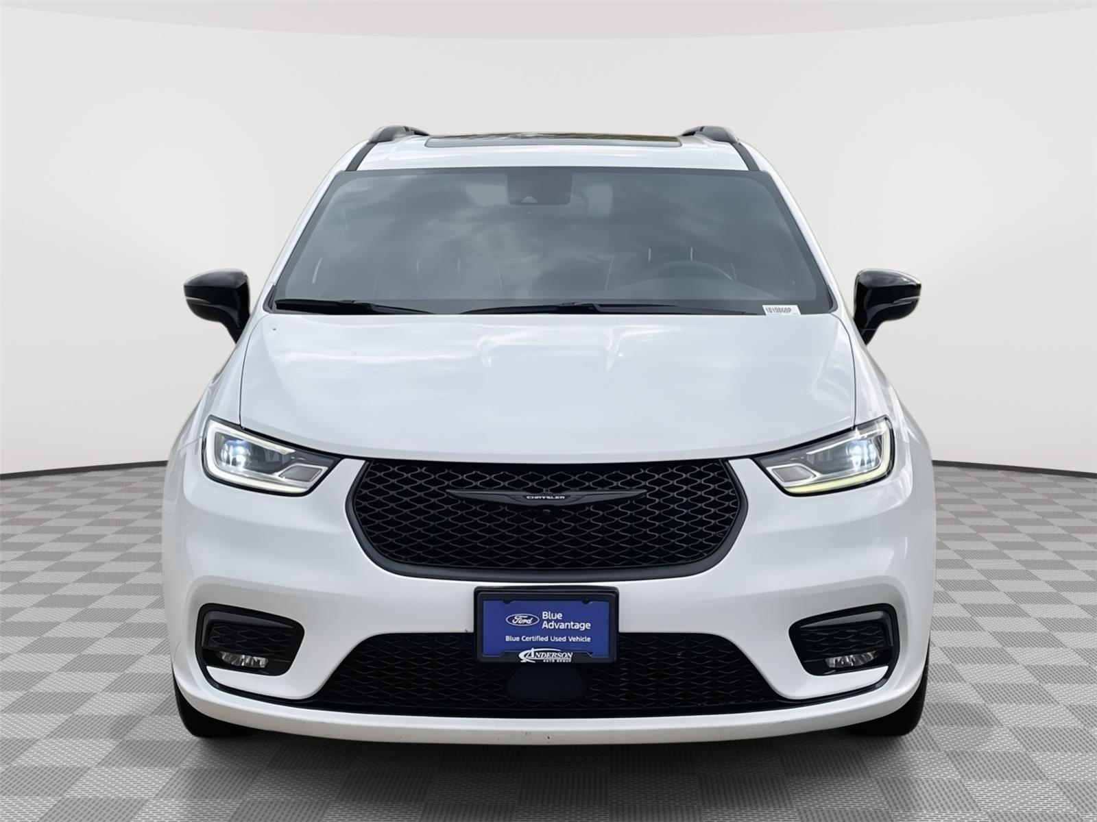 Vehicle photo 4