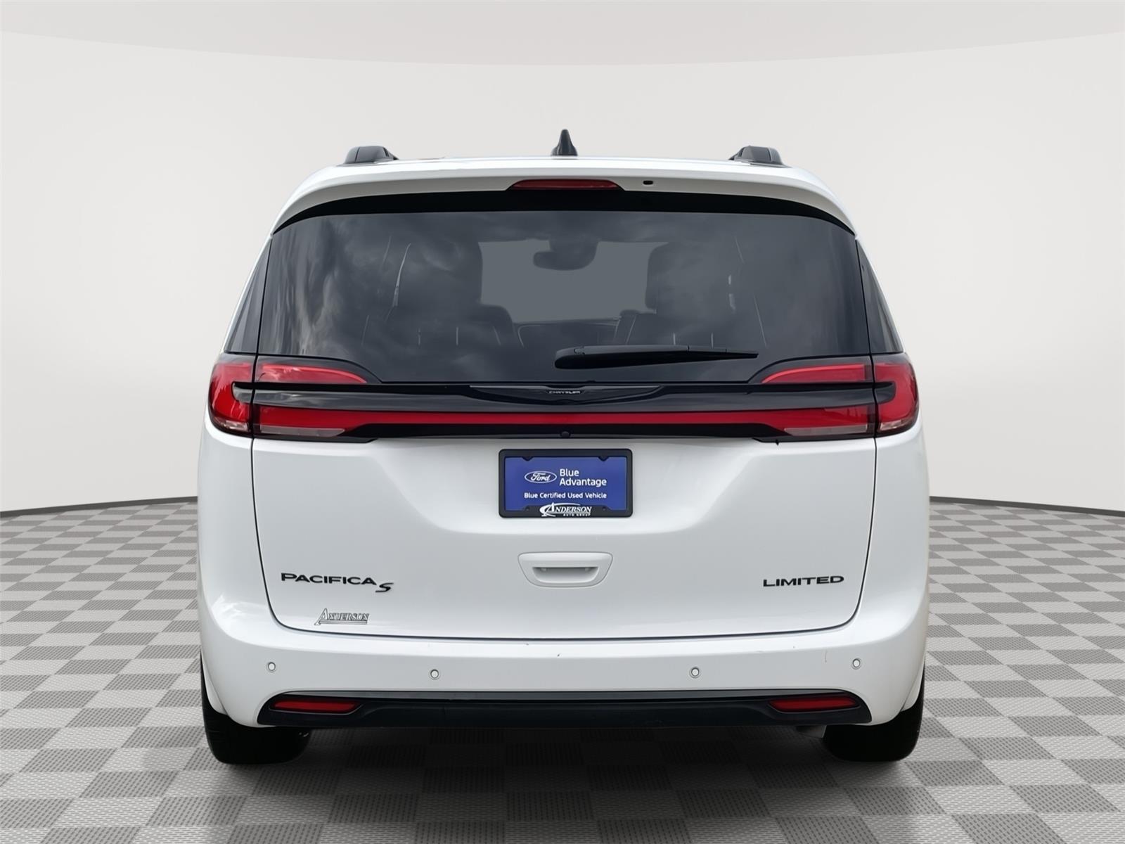 Vehicle photo 8