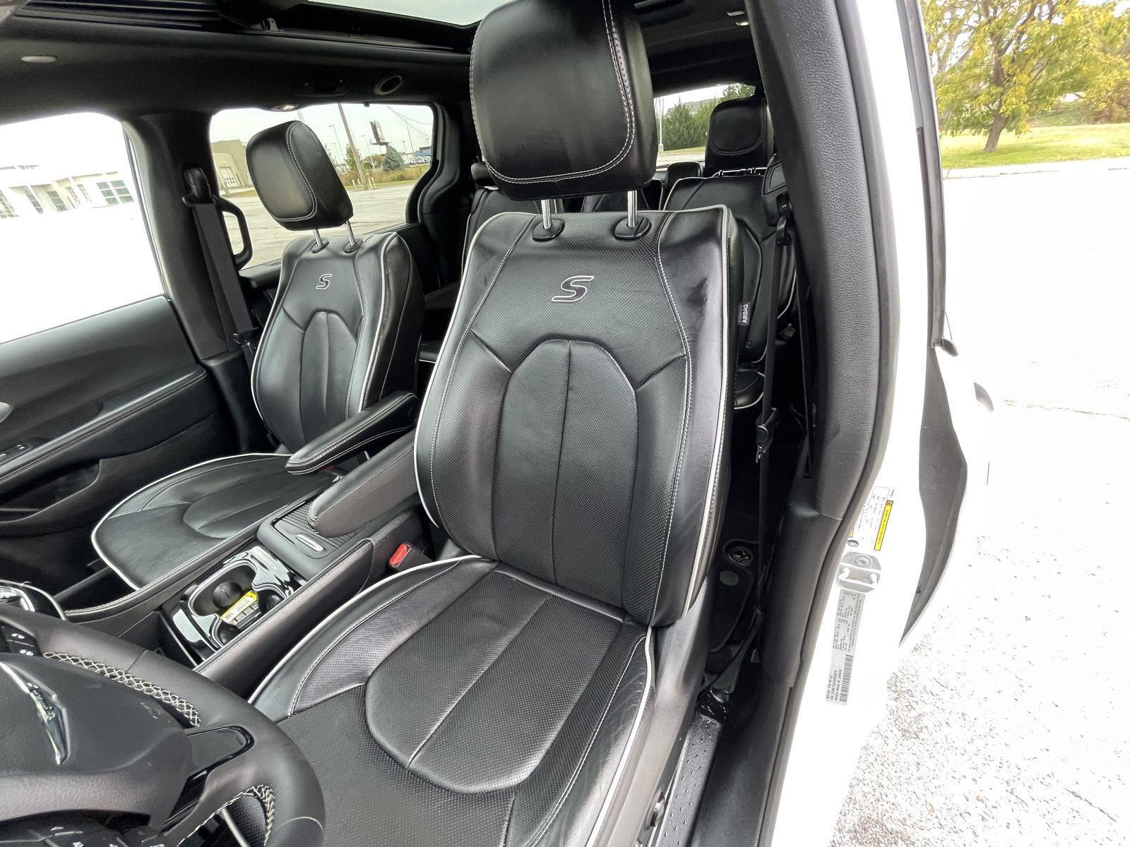 Vehicle photo 18