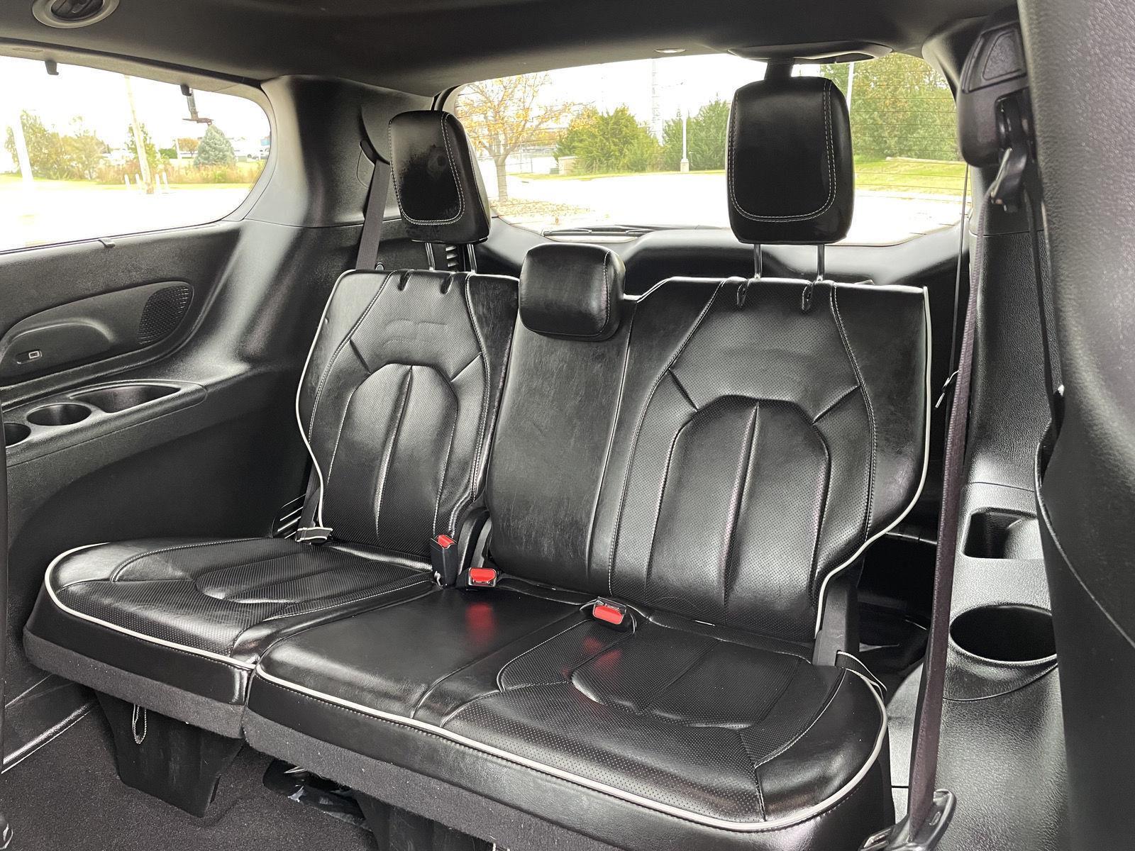 Vehicle photo 21