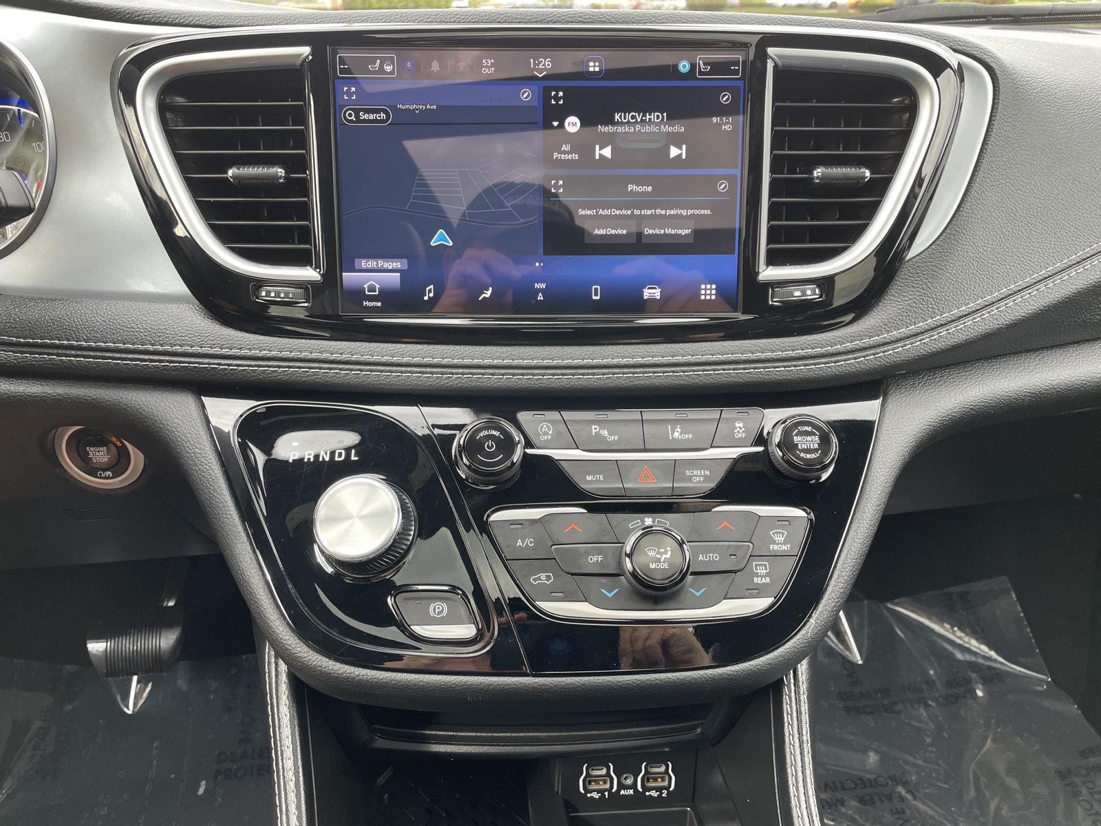 Vehicle photo 24