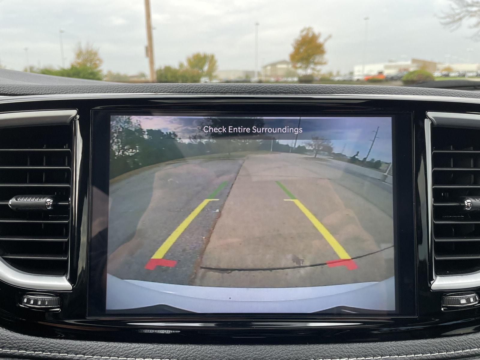 Vehicle photo 25