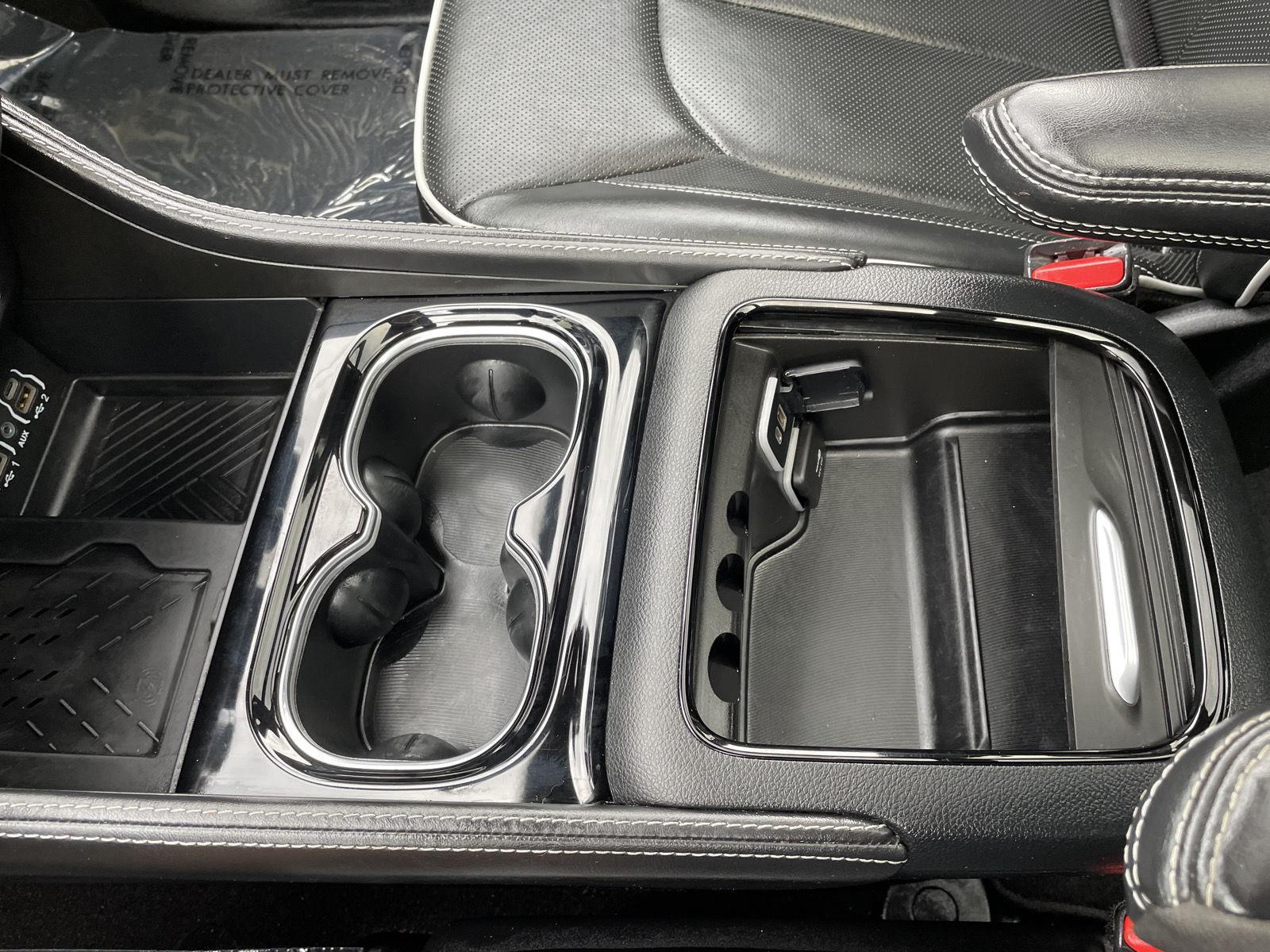 Vehicle photo 33