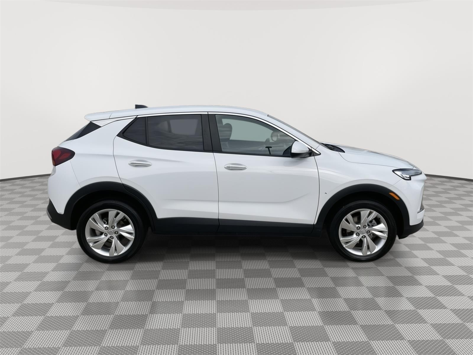 Vehicle photo 5