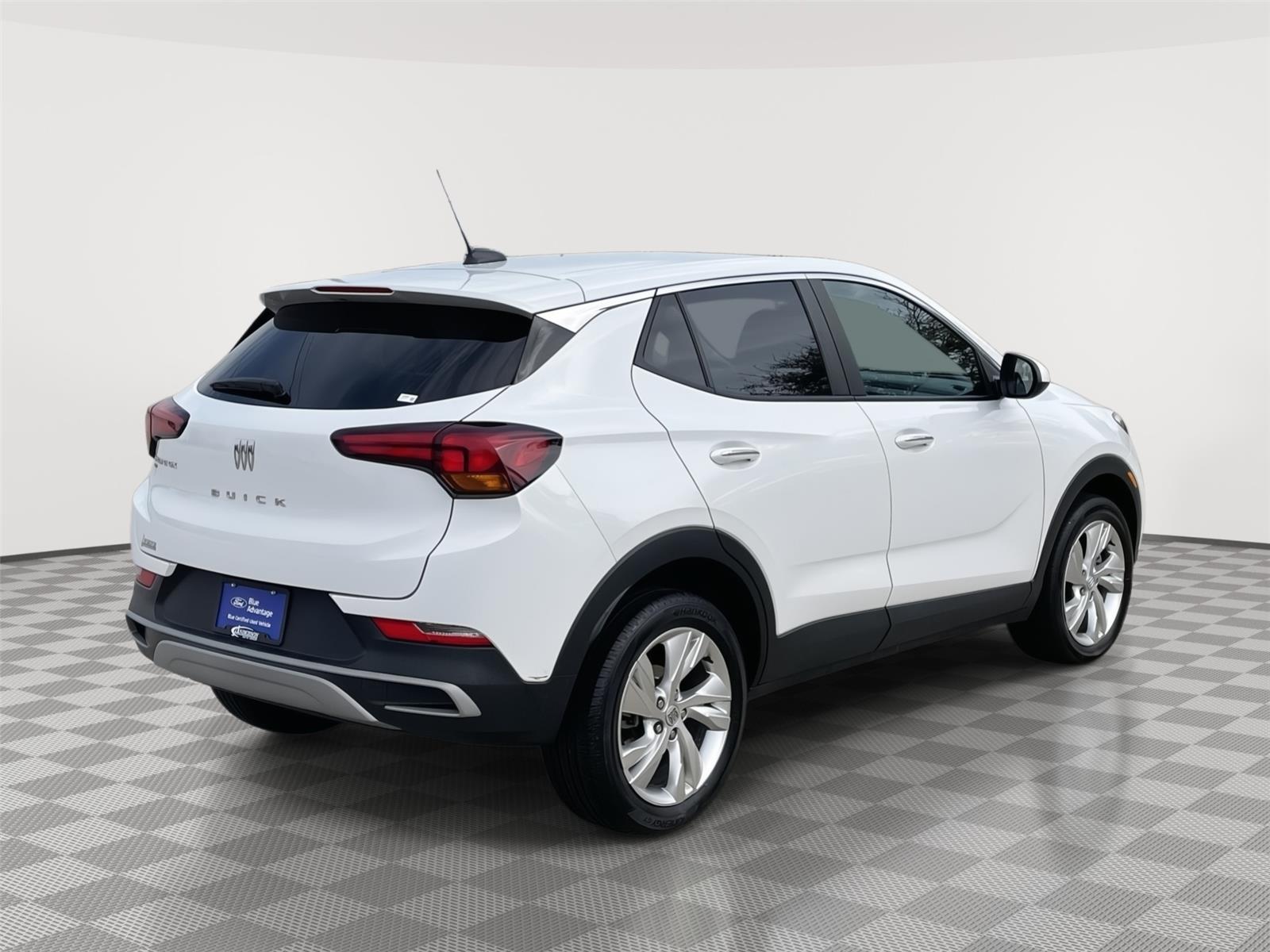 Vehicle photo 6