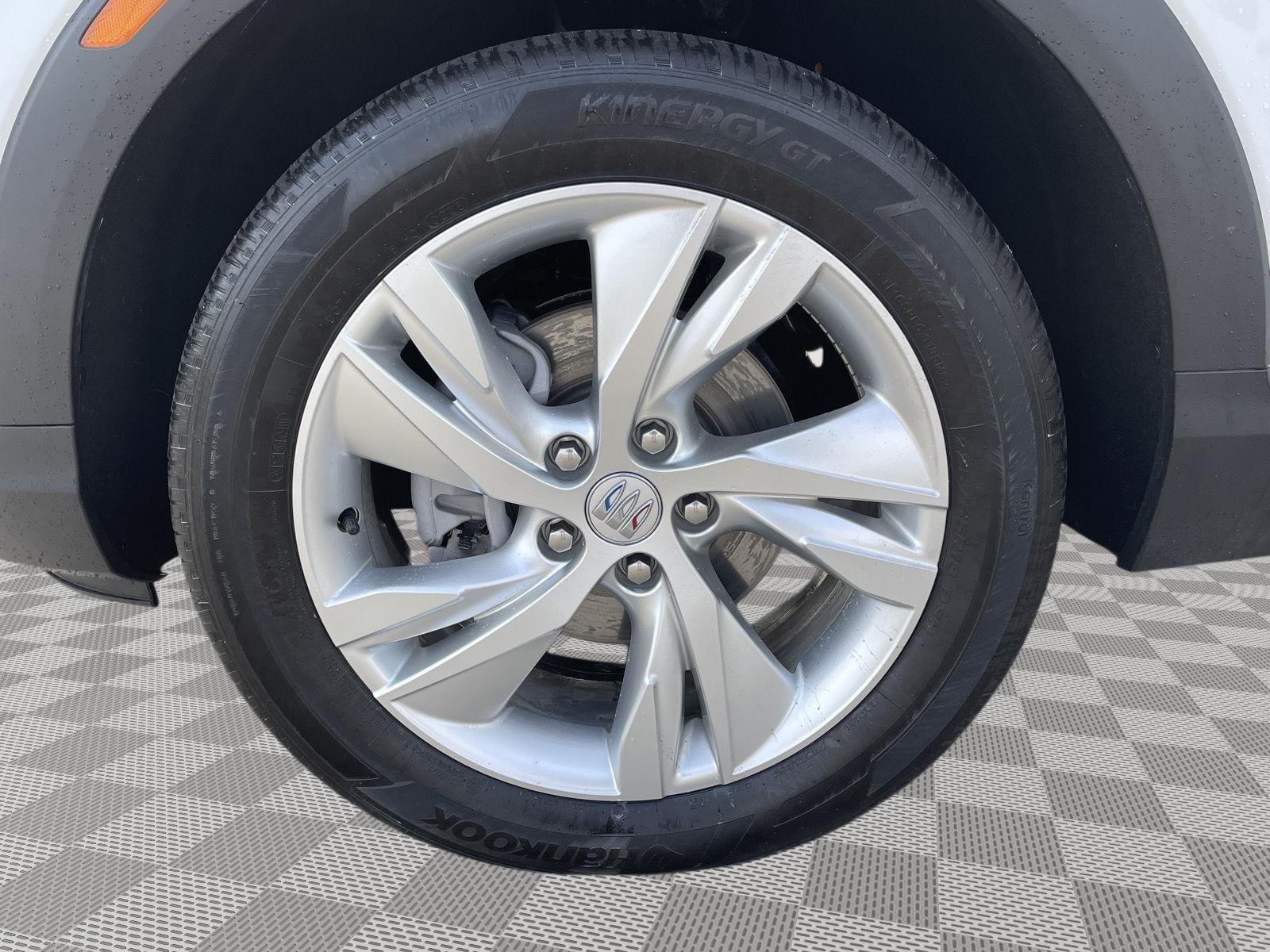 Vehicle photo 9