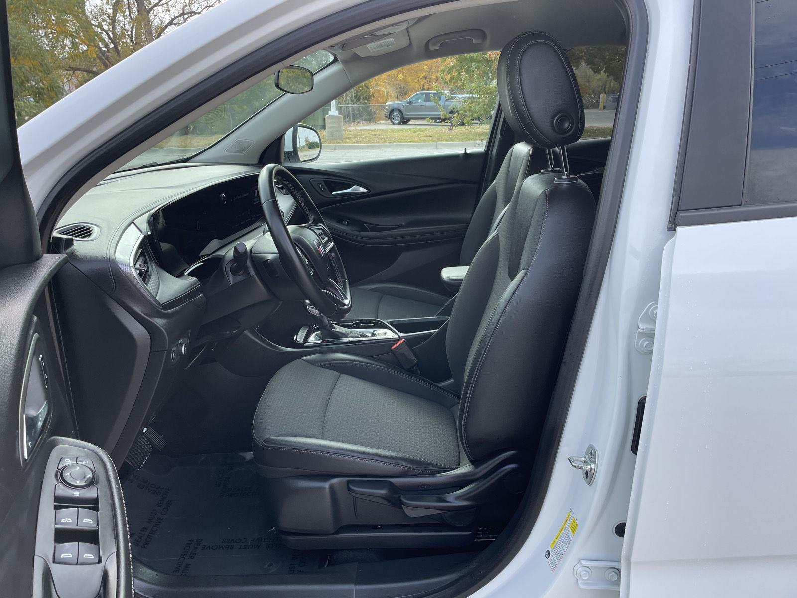 Vehicle photo 11