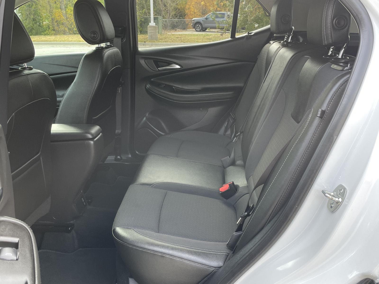 Vehicle photo 14