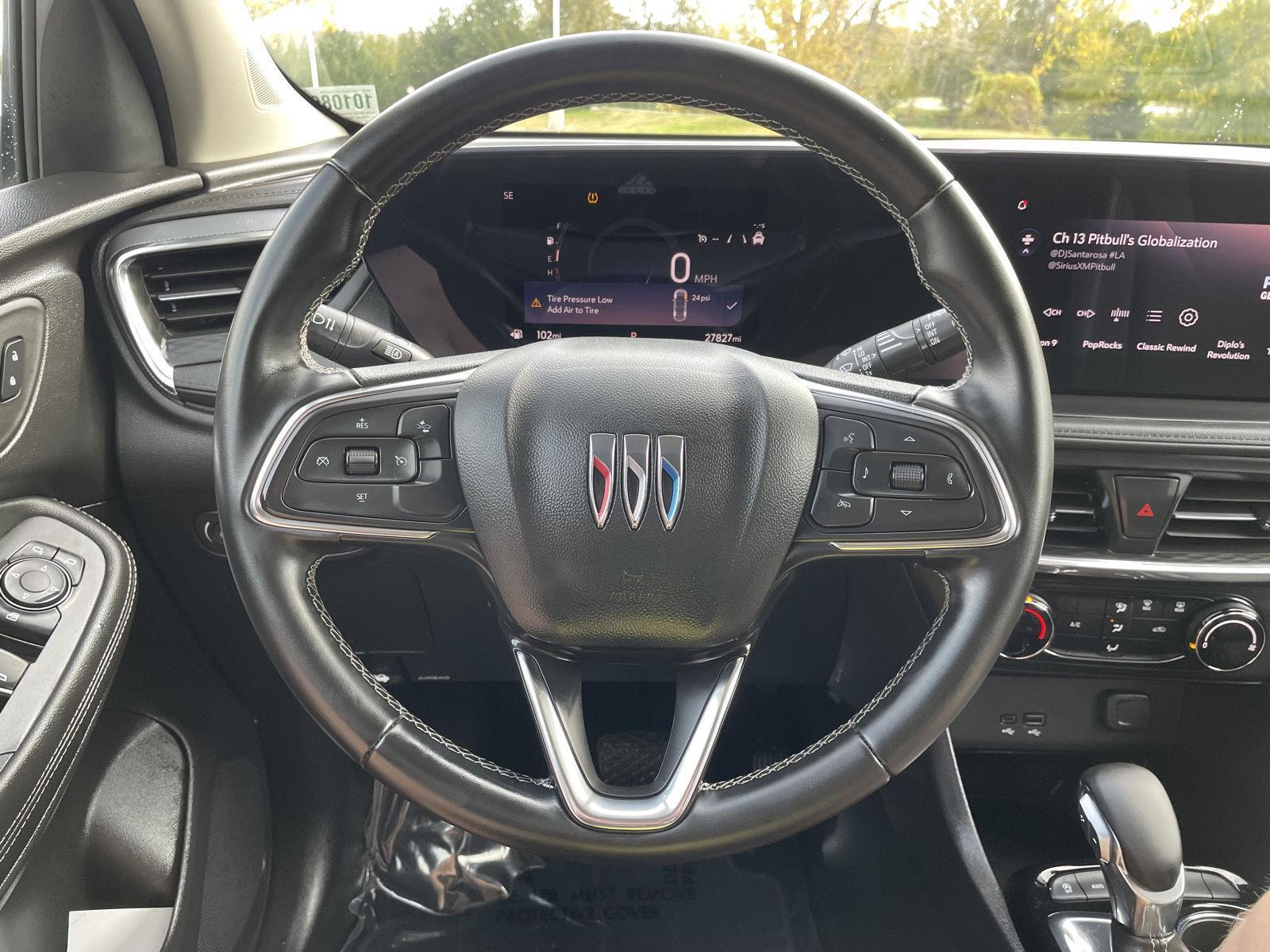Vehicle photo 16