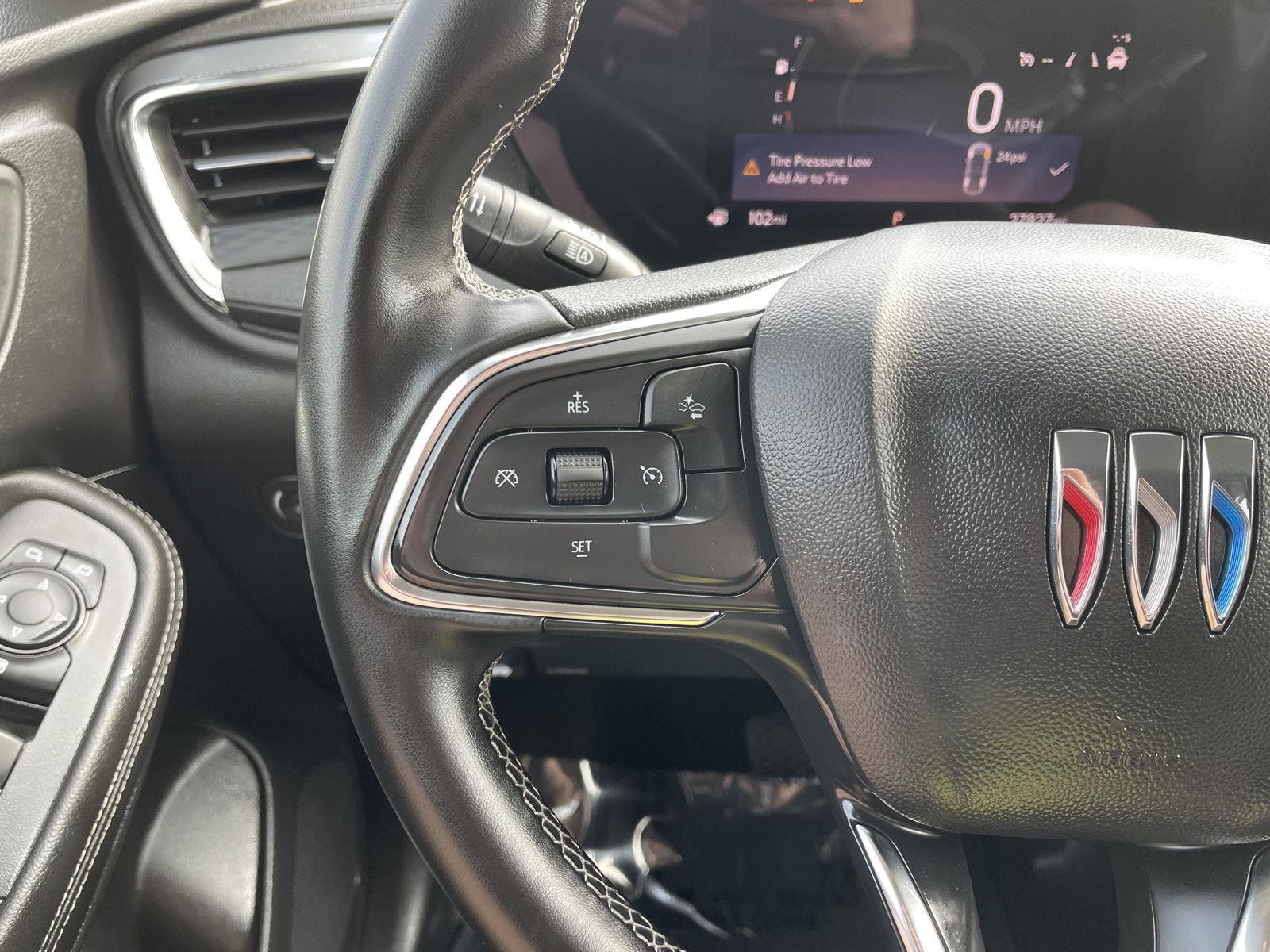 Vehicle photo 17