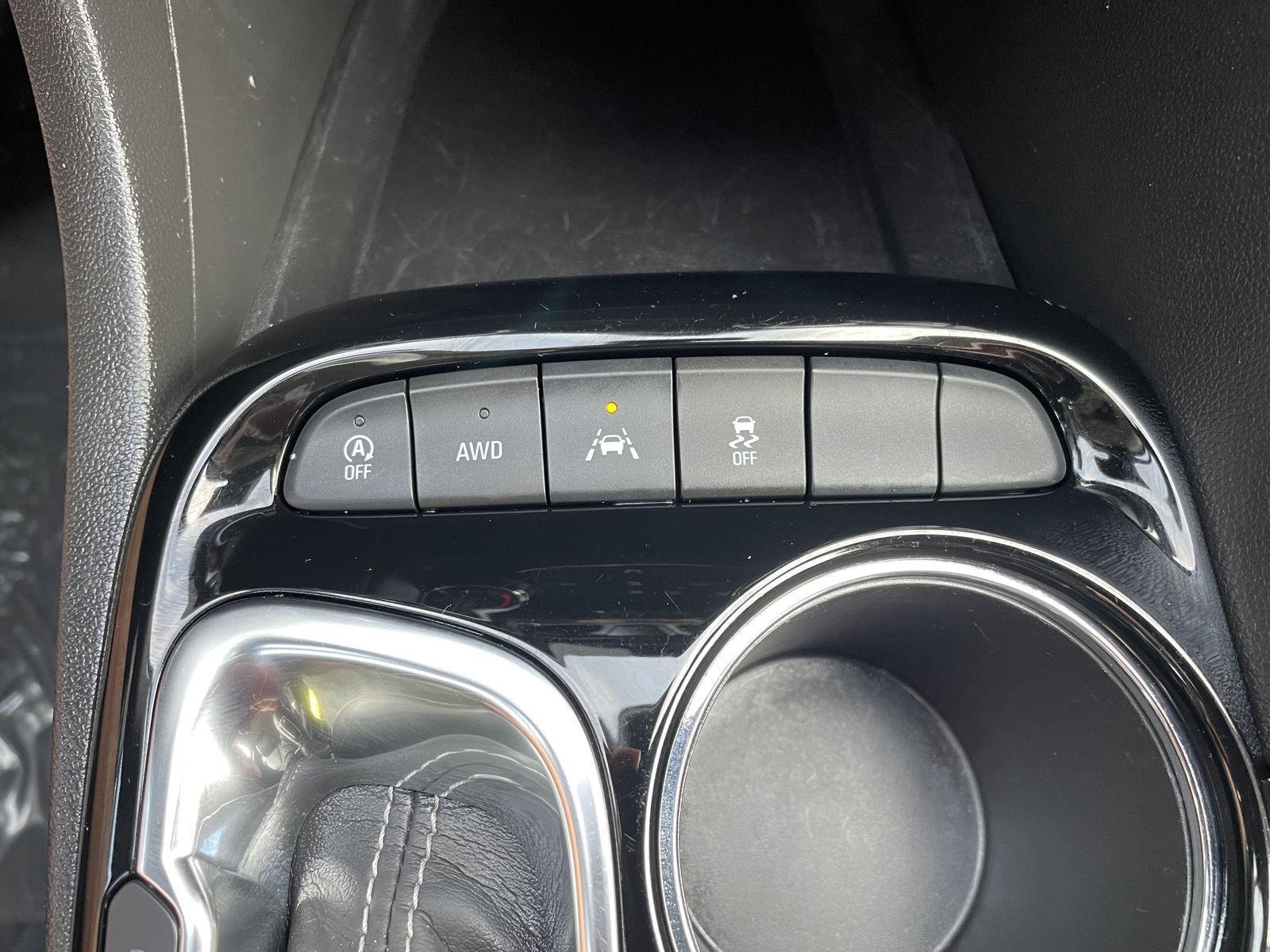 Vehicle photo 25
