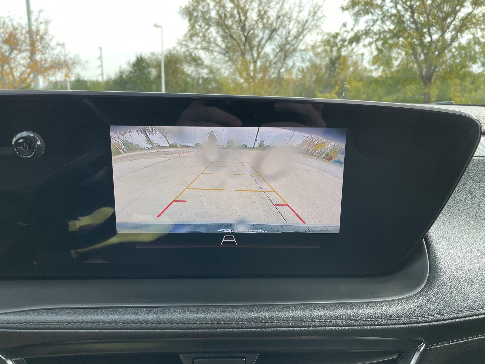 Vehicle photo 28