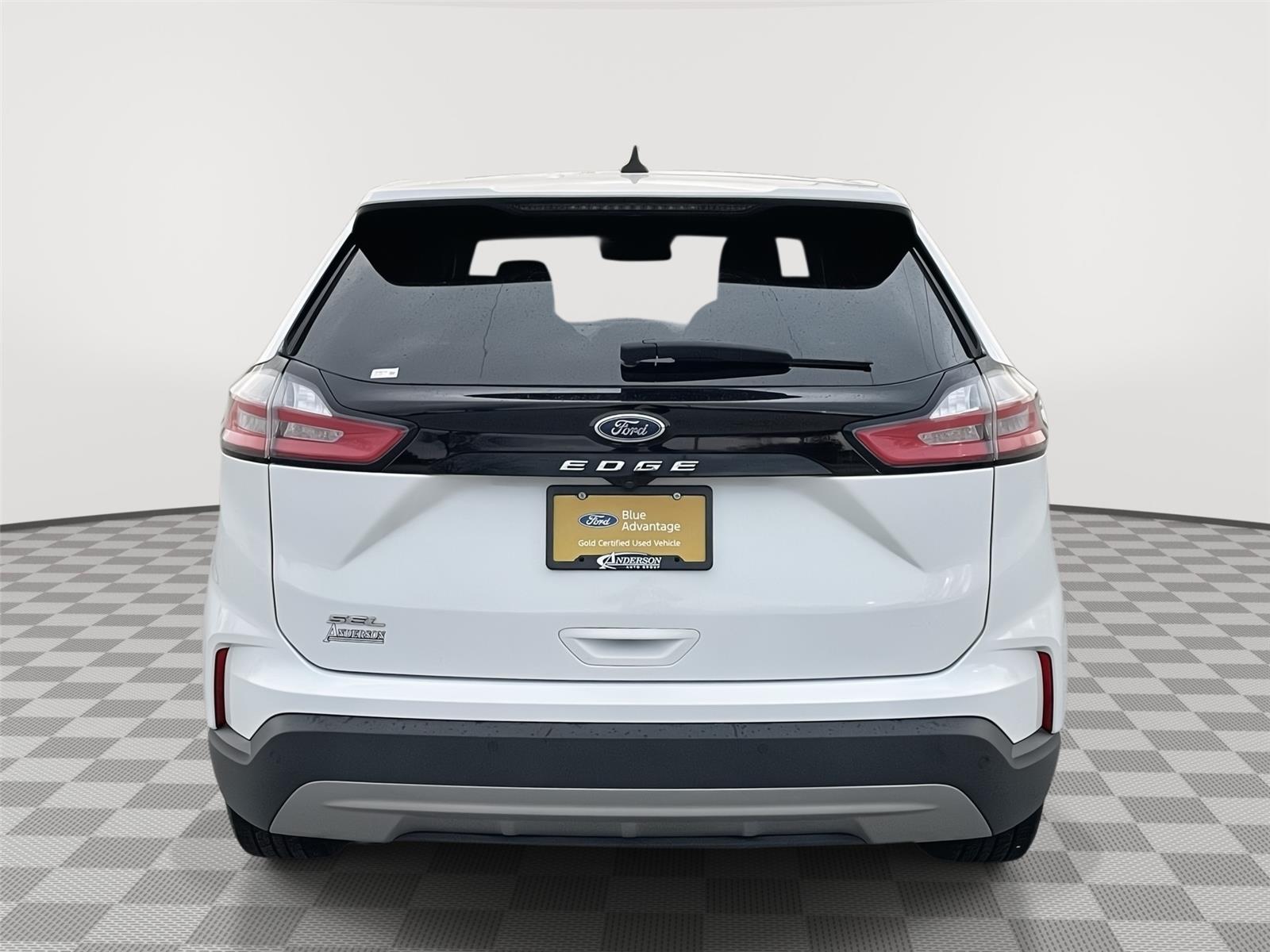 Vehicle photo 8
