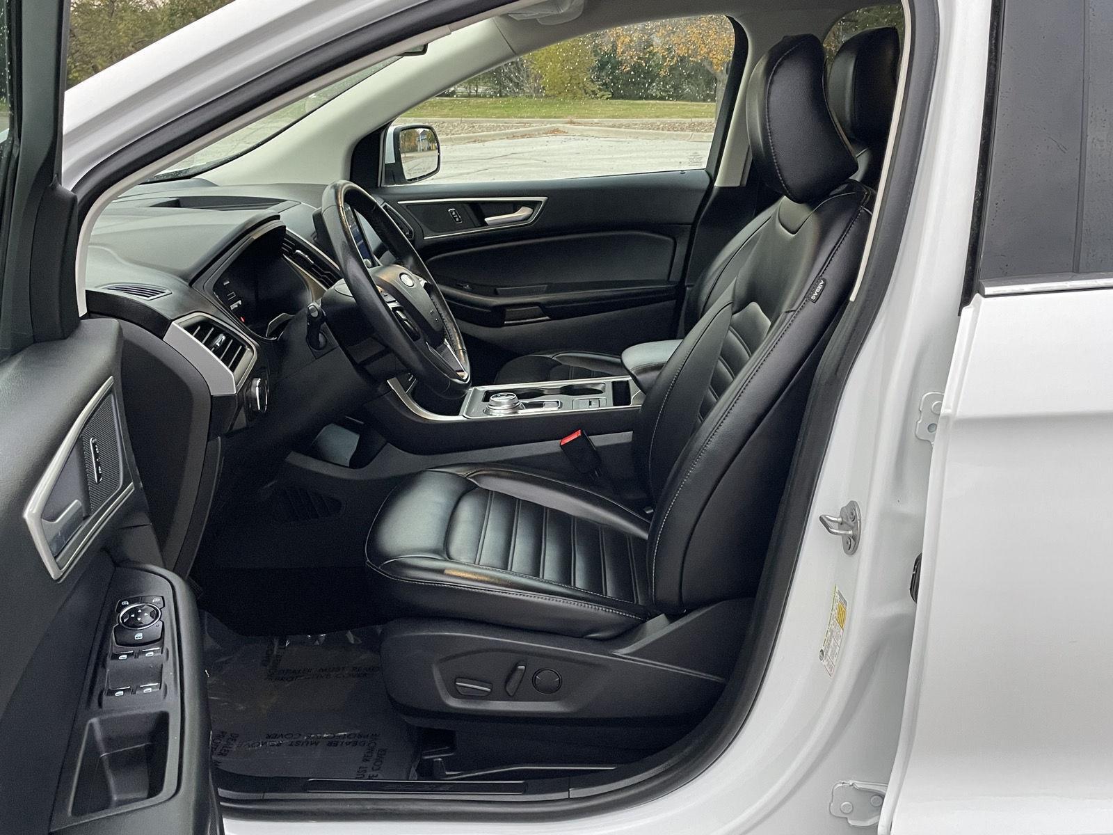 Vehicle photo 15