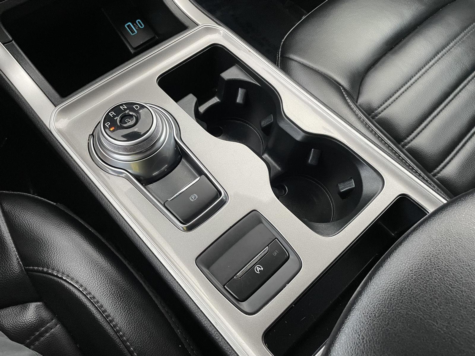 Vehicle photo 21