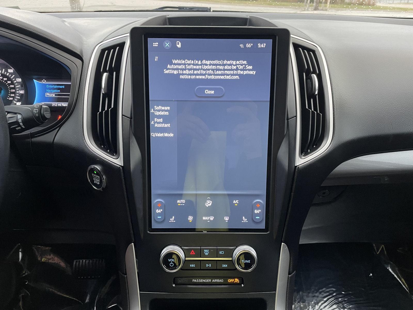 Vehicle photo 24